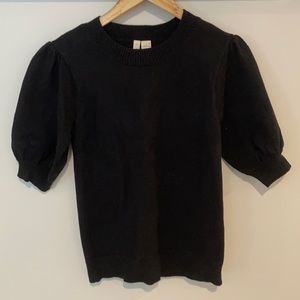 Black short puff sleeve sweater
